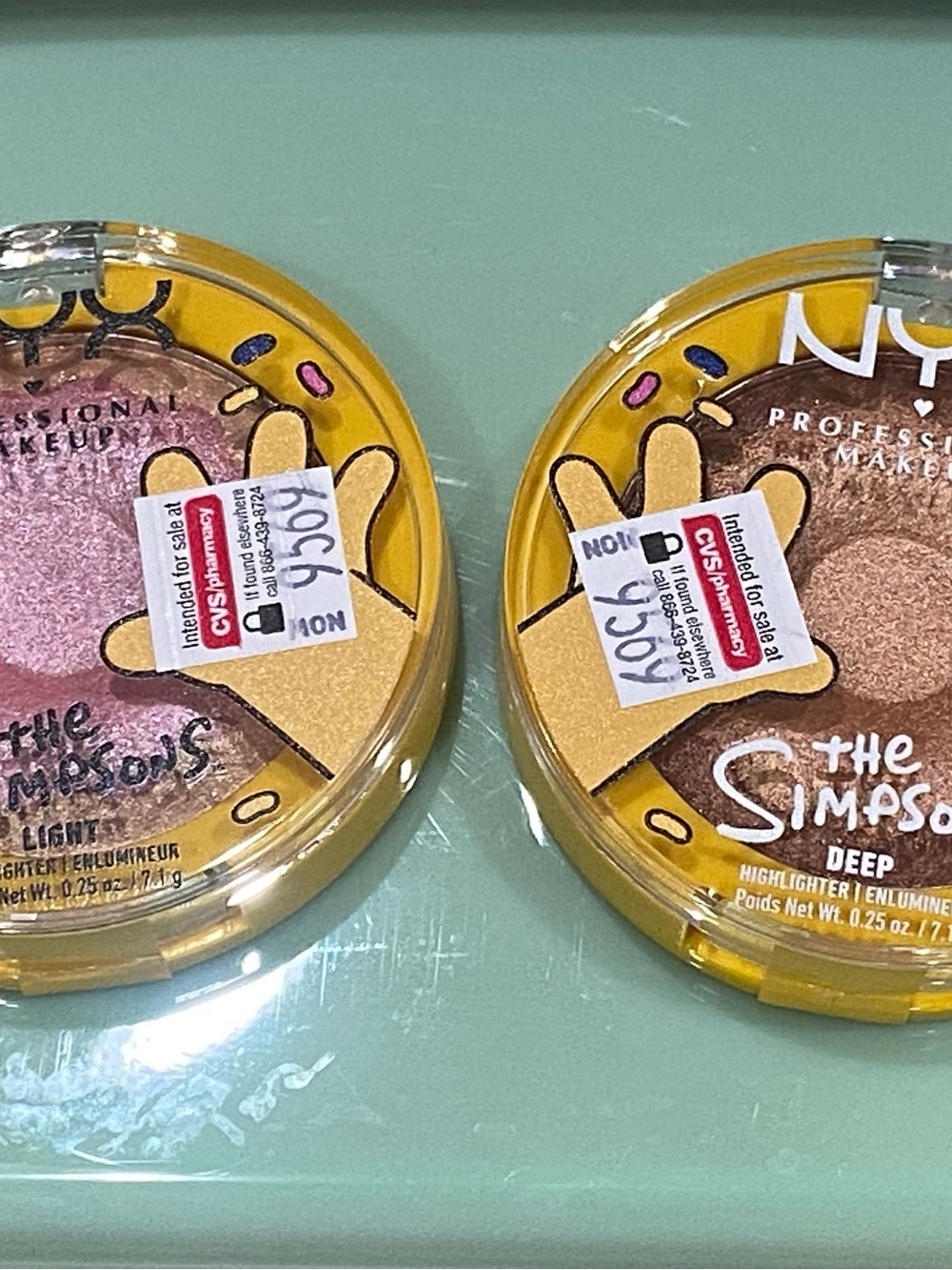 NYX The Simpsons Collection Makeup Set - Picture 4 of 7